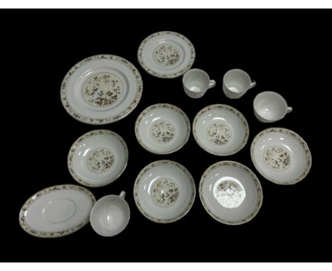 Royal Doulton Mandalay dinner service - 50+ pieces, to include 11" dinner plates (8), 8" side plates (16), 7" side plates (12