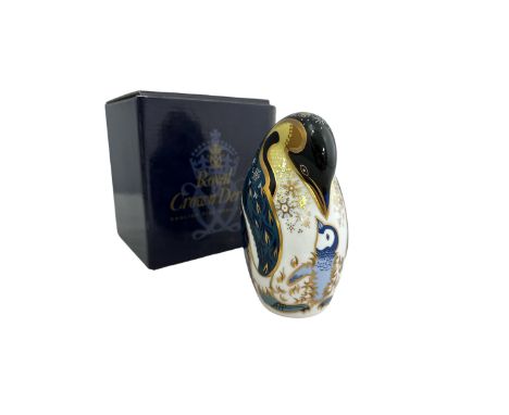 A Royal Crown Derby Penguin and Chick paperweight, with silver stopper, 14cm high. Boxed - needs re-sticking on one side. Pap