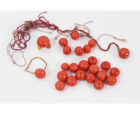 Small group of antique loose coral beads, the largest approximately 14mm.Condition report: The total gross weight is approxim