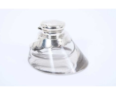 George V novelty silver mounted glass horse hoof inkwell, Chester 1915, maker George Nathan &amp; Ridley Hayes, 10cm
