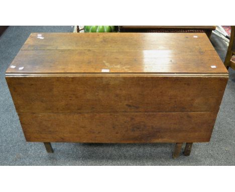 A George III oak gate leg drop leaf dining table, c.1800