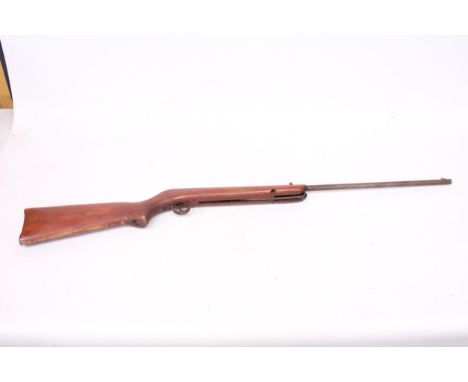A VINTAGE .177 AIR RIFLE WITH CLOTH BAG