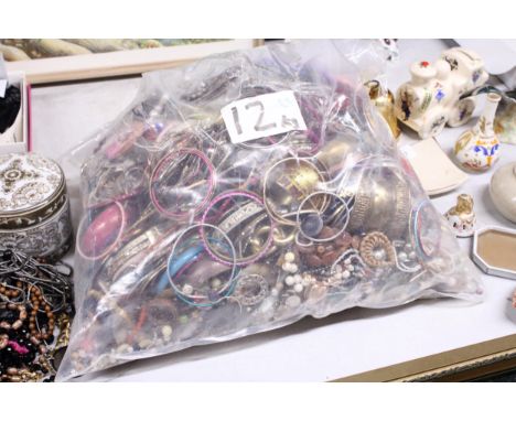 A 12KG BAG OF VINTAGE COSTUME JEWELLERY