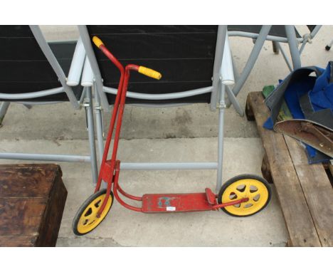 A VINTAGE MORO METAL CHILDS SCOOTER