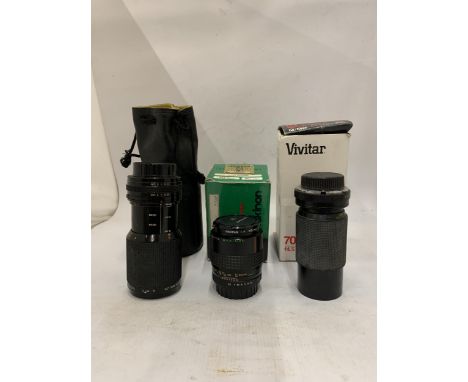 THREE VINTAGE CAMERA LENSES VIVITAR 70-210 MM, MACRO FOCUSING 2.8/135MM AND KOMURANON 200M LENS 80/200 MM