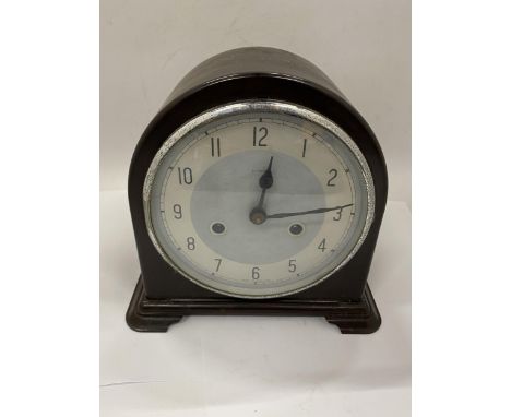 A VINTAGE BAKELITE ENFIELD STRIKING MANTEL CLOCK