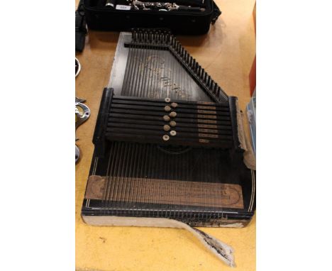 A VINTAGE AUTOHARP