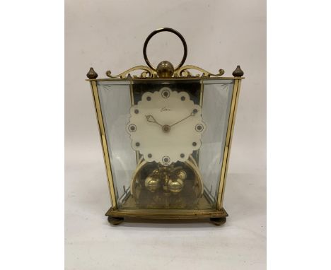 A VINTAGE GERMAN KERN 400 DAY CLOCK IN WORKING ORDER AT TIME OF CATALOGUING BUT NO WARRANTY GIVEN
