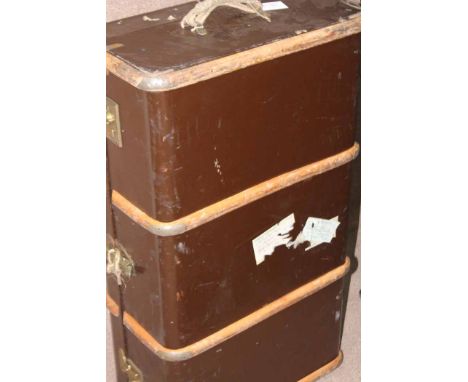 VINTAGE LEATHER TRAVEL TRUNK