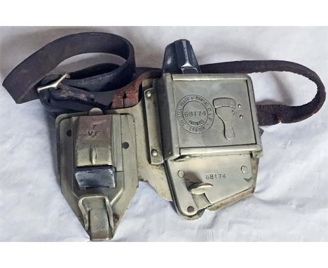 London General Omnibus Co/London Transport combined BELL PUNCH TICKET MACHINE & CANCELLER. Comes with the full-size double ba