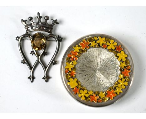Stuart Devlin - a silver circular box and cover decorated with enamel floral ring, London 1982, 5 cm diam to/w a Scottish sil