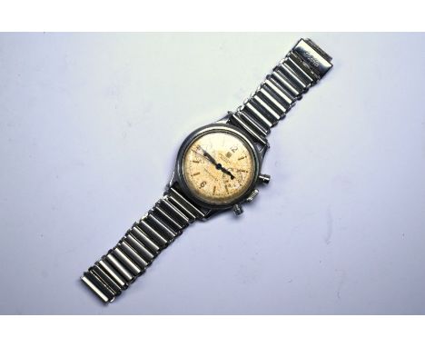 A gentleman's stainless steel Universal (Geneve) Uni-Compax wristwatch with 17-jewel movement no 281, the 28 mm champagne dia