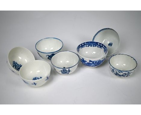 A Caughley Salopian blue and white 8.5 cm tea-bowl, printed with fruit to/w two 8 cm examples, printed with perching birds, l