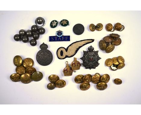 Assorted military insignia incl. a Border regt. cap badge; Observer patch; RAF, R.A., R.E., R.N., etc. brass buttons; S.B.A.C