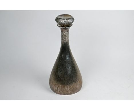 Christopher Nigel Lawrence - 1970s design mallet-shaped decanter and stopper with textured finish, London 1971, 21.9 oz (682 