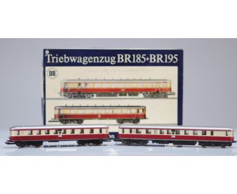 Piko locomotive / Reference: 5/0732/011 / Type: Triebwagenzug BR185+BR195 DRG version (2 pieces) / Country: D / Company: Deus