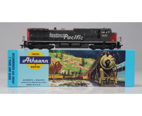 Athearn locomotive / Reference: 4906 / Type: C44-9 W Power #8125 / Country: USA / Company: Southern Pacific / Color: Gray / R