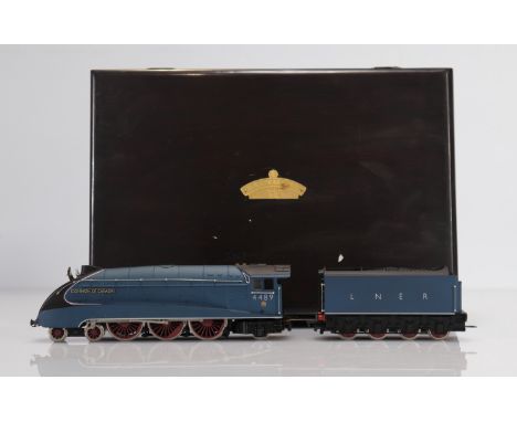 Bachmann locomotive / Reference: 257 / Type: Dominion of Canada #4489 / Country: UK / Company: Lner / Color: Blue / Tender: Y