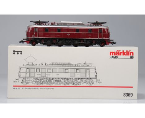 Marklin locomotive / Reference: 8369 / Type: E19 Electromotive / Country: D / Company: Deutsche Bundesbahn / Color: Red / Gra