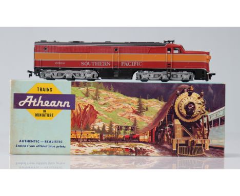 Athearn locomotive / Reference: 3326 / Type: Alco Pai Diesel / Country: USA / Company: Southern Pacific / Color: Red / Orange