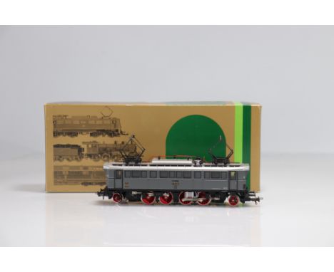Trix locomotive / Reference: 2432 / Type: Elektrotrein E7502 / Country: D / Company: Deutsche Reichbahn / Color: Gray / Tende