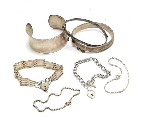 4 x silver bracelets inc 4 bar gate t/w 3 bangles (engraved 1 has dents) total 80g - SOLD ON BEHALF OF THE NEW BREAST CANCER 