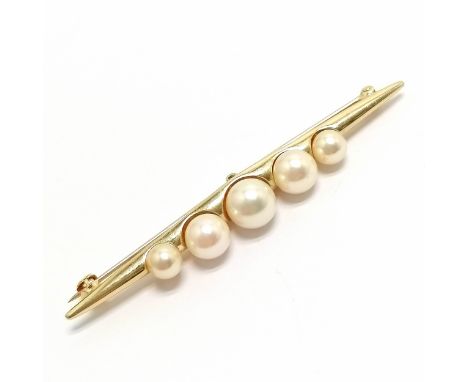 9ct hallmarked gold pearl set bar brooch - 5.8cm (largest pearl approx 6.5mm diameter) &amp; 3.7g total weight ~ no obvious d