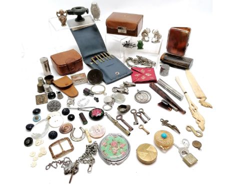Qty of oddments inc cased set of coloured crayon pencils, WAPW pair of elephants, Joan the wad, owl trinket box etc 
