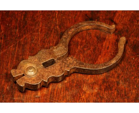 Nutcrackers - an early 18th century Spanish steel lever-action nut cracker, shaped jaws, 11cm long, c.1720 