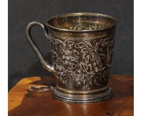 A Victorian silver wine cup, cast with fruiting vine, branch handle, stepped skirted base, 8.5cm high, Hunt &amp; Roskell Lat
