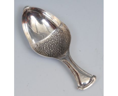 A George III style silver novelty caddy spoon, as an acorn, 9cm long, marked 925 