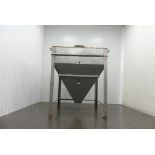Mild Steel Hopper 280 Cubic Feet Capacity