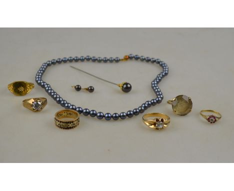 A single row uniform black cultured pearl necklace on yellow metal snap stamped 375, to/w imitation black pearl hat pin and b