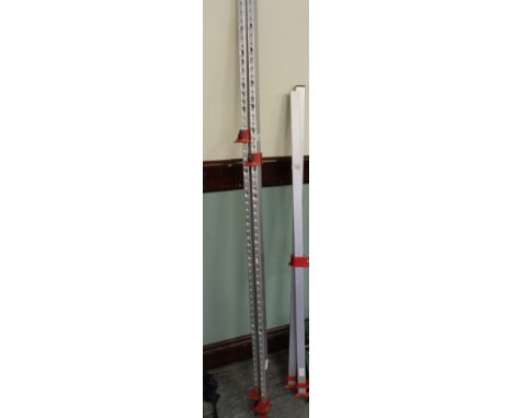 2 5ft aluminium sash clamps