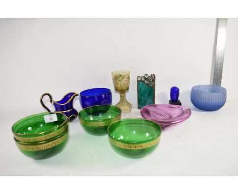TRAY CONTAINING GROUP OF CERAMIC BOWLS FURTHER ART GLASS BOWL ETC 