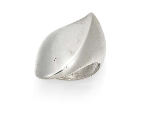 NANNA DITZEL FOR GEORG JENSEN - A DANISH SILVER RING no.91. Post-1945 maker's mark, '925S', 'Denmark', ring size M, with a Ge