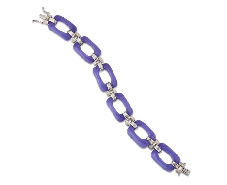 A LILAC JADE AND DIAMOND BRACELET oblong hoop lilac jade links connected by reeded and diamond-set links. Unmarked, 18.5cm lo
