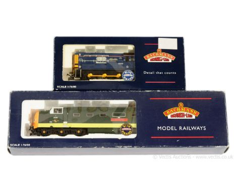 Bachmann OO Gauge Diesel Locos comprising 32-525A Co-Co BR two-tone green Class 55 Deltic No.55002 "The Kings Own Yorkshire L