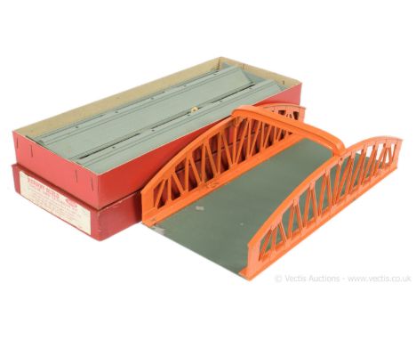 Hornby Dublo Accessories comprising 5006 Engine Shed Extension Kit, condition unbuilt with packs of smoke vents and roof glaz