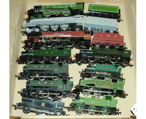 OO Gauge mixture of Locomotives to include Hornby / Lima / Triang  4-6-2 Flying Scotsman, A4 Silver Link, Duchess of Sutherla