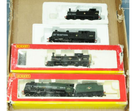 Hornby (China) / Bachmann group of Steam Outline Locomotives consisting of R2728 4-6-0 Loco and Tender BR lined green Royal S