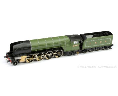 OO Gauge Kitbuilt Pro-Scale 2-8-2 LNER lined apple green P2 Class Loco No.2001 "Cock o The North" (loco is unnamed), wheels a