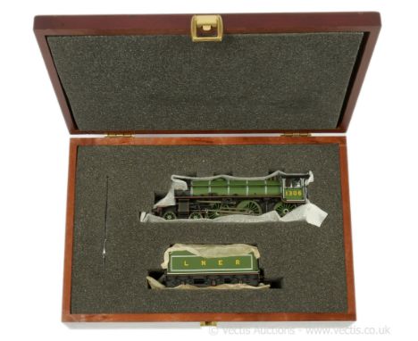 Bachmann OO Gauge 31-705 (Limited Edition) 4-6-0 LNER lined apple green B1 Class Loco No.1306 "Mayflower" complete with certi