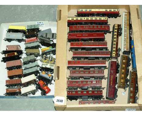 OO Gauge Rolling stock to include a mixture of Hornby Crimson, Red &amp; cream coaches plastic and tin plate, Gresley composi