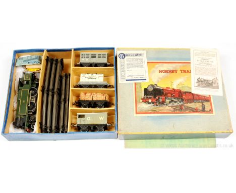 Hornby O Gauge E220 mixed Goods Tank Set with a 4-4-2 Tank Loco GWR green No.2221, late circa 1939/40 matt finish version, fa