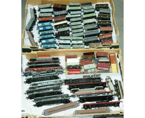 Hornby / Bachmann and other Commercial manufacturers large group of Goods Wagons consisting of Bogie Bolsters, Trolley Wagons