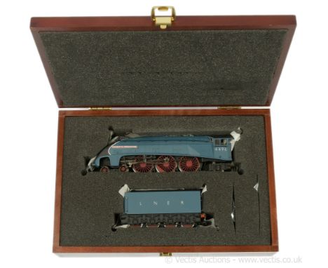 Bachmann OO Gauge 31-953B (Limited Edition) 4-6-2 LNER blue livery A4 Class Loco No.4496 "Dwight D Eisenhower" complete with 