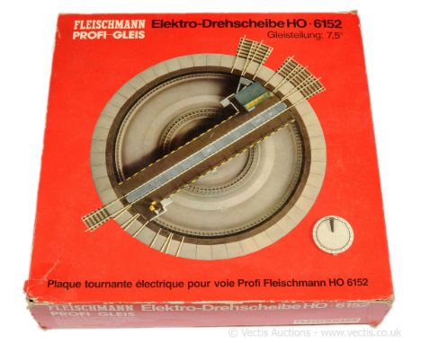 Fleischmann HO 6152 electrically operated Turntable with 5 off-shoot tracks and switch, condition Good to Good Plus in Good p