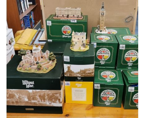 A quantity of historic Lilliput Lane collectibles including The Old Royal Observatory, Buckingham Palace, Edinburgh Castle, T