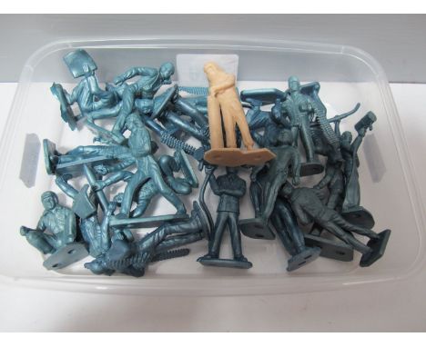A Quantity of 1950's Marx Plastic US Airforce Ground Crew Figures, good to playworn.